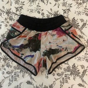 Lululemon Tracker Short 4”